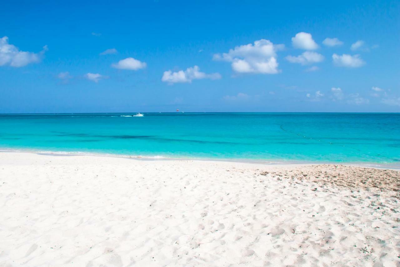 Island Club Turks & Grace Bay Place Εξωτερικό φωτογραφία